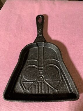 Disney Star Wars  Darth Vader Cast Iron Baking Skillet